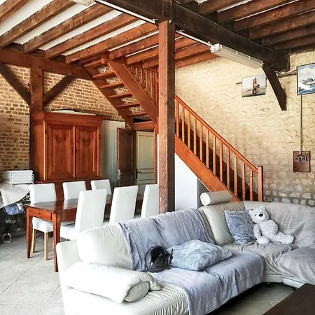 Prázdninový dům Maison Charmante Au Vaudreuil Avec Magnifique Jardin Clos *